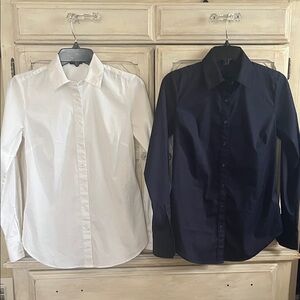 Ann Taylor Perfect Button Down Shirt X 2 Navy Blue and Crisp White Size 0